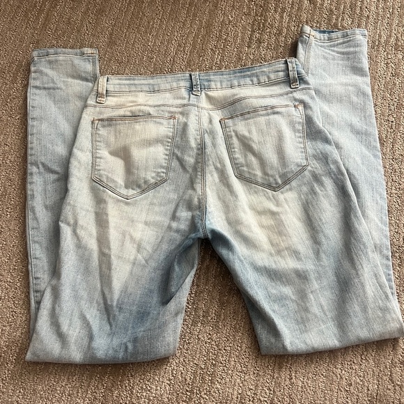 Cello Women's Light Wash Skinny Jeans - Picture 2 of 4